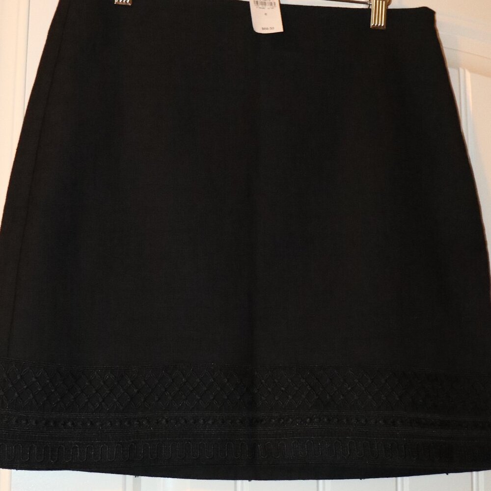 Loft Pencil Skirt w/ Embroidered Hem - Size 6 Black